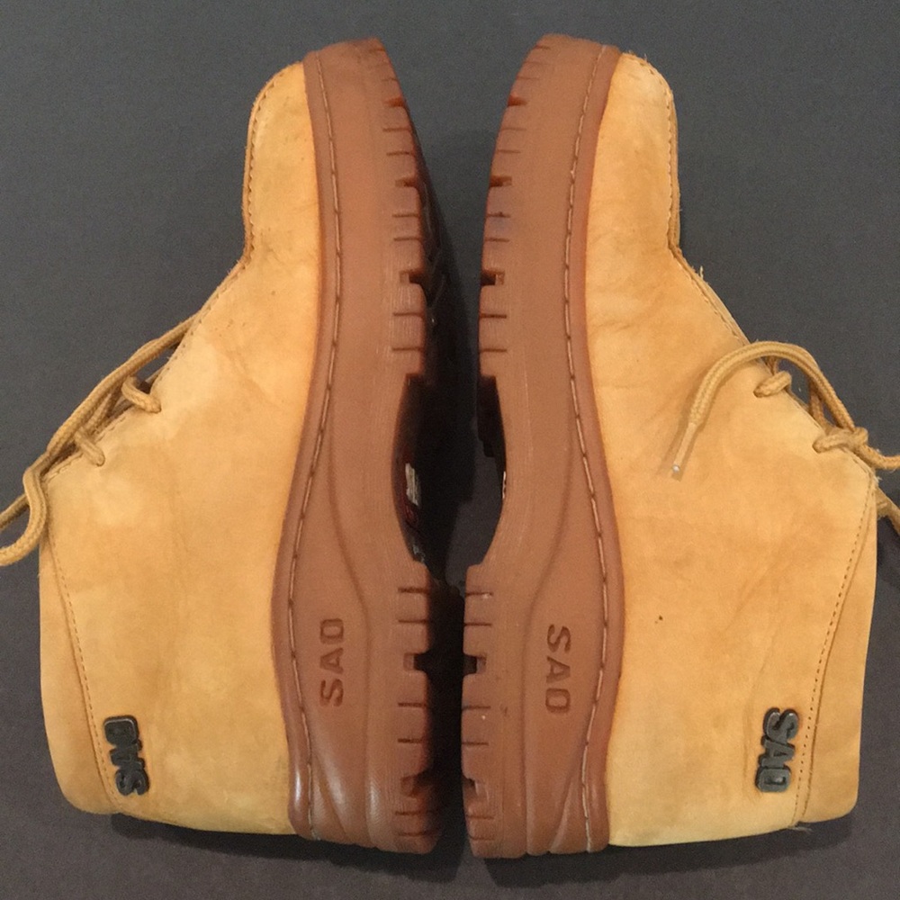 SAO chukka Boots.  Sz 8. Very good condition